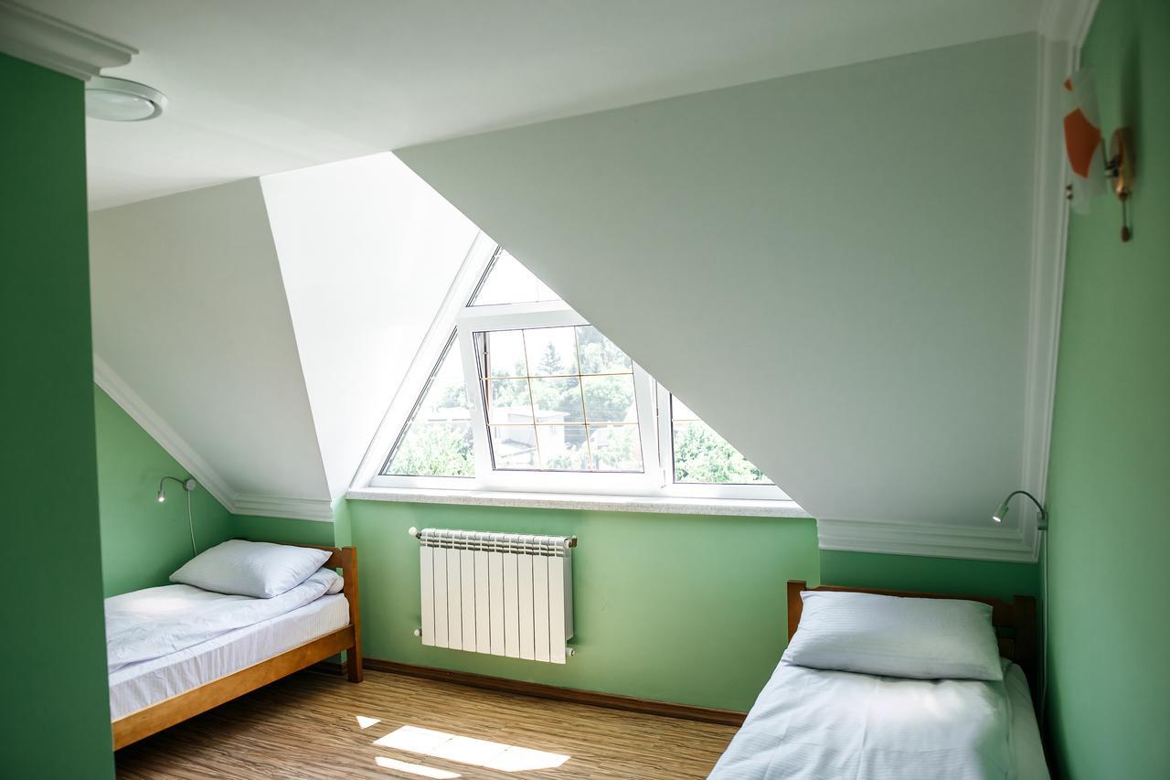 Sweet Home Hostel / Guest House Chernivtsi Exterior foto