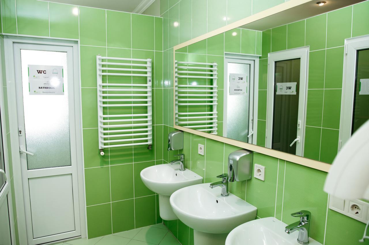 Sweet Home Hostel / Guest House Chernivtsi Exterior foto