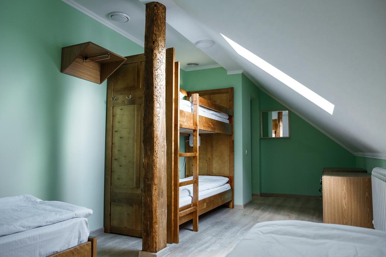 Sweet Home Hostel / Guest House Chernivtsi Exterior foto
